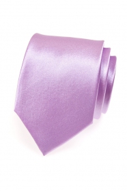 Světlá kravata v lila tónu