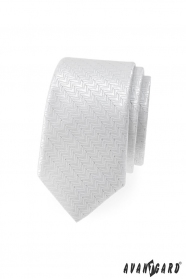 Bílá slim kravata ozdobnými proužky