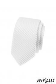 Bílá slim kravata s lesklými proužky