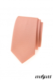 Úzká kravata v lososové barvě