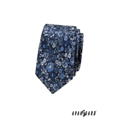 Tmavě modrá úzká kravata s květinovým vzorem