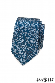 Modrá kravata s květinovým vzorem