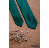 Zelená kravata s jemnými čtverečky